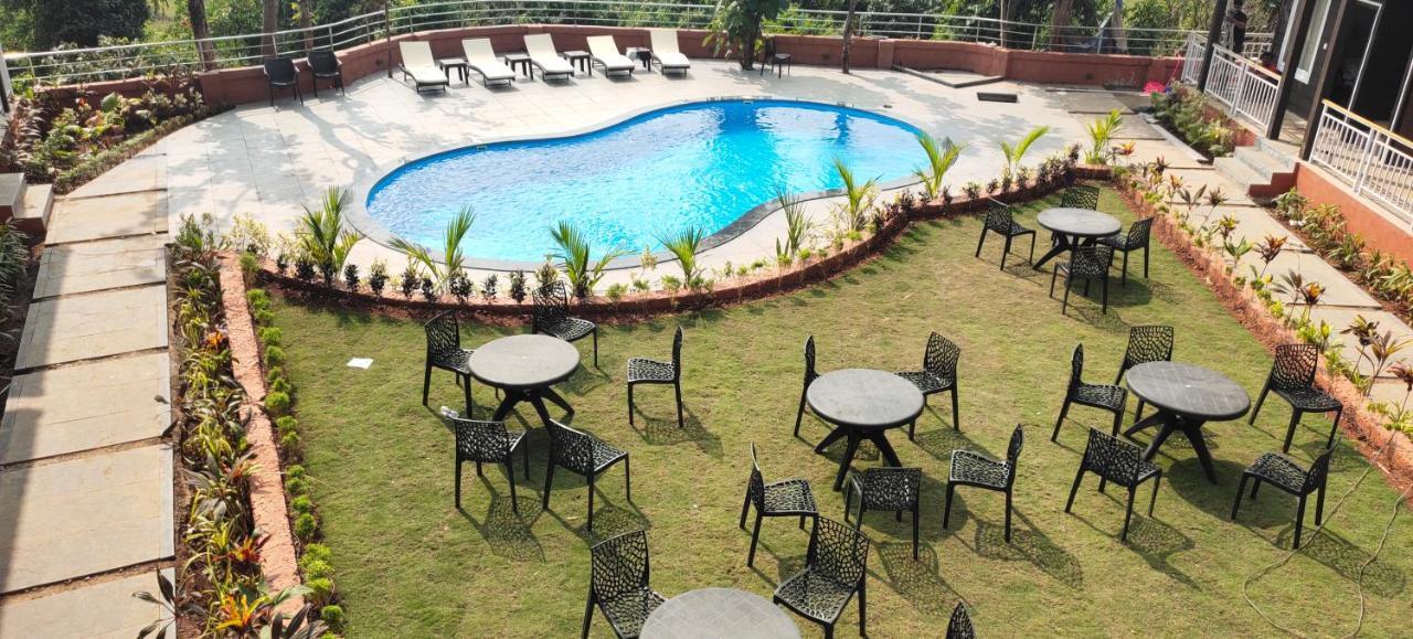 Aurum Resorts Morjim Ashvem Beach Buitenkant foto
